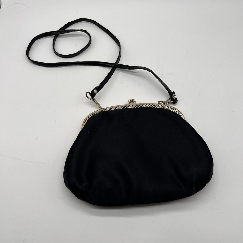 Vtg La Regale Black Pleated Satin‎ Evening Bag Gold Kiss Lock Clasp & Strap